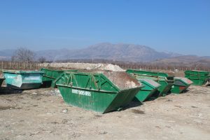 Read more about the article Извозване на отпадъците с контейнери