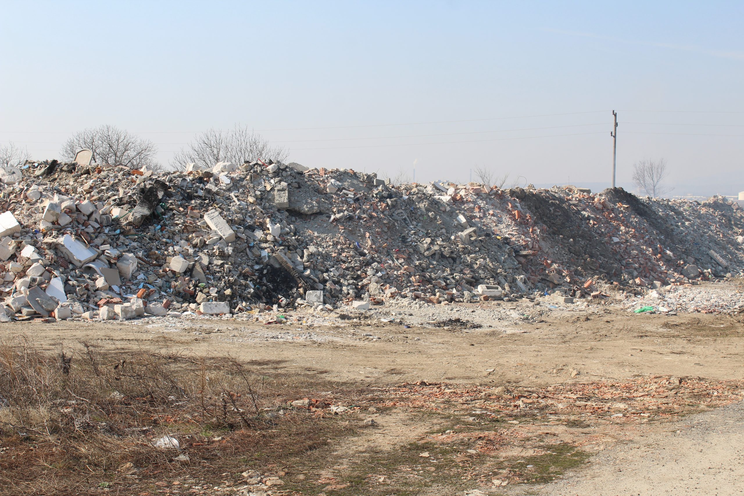 Read more about the article Започвате ремонт? Осигурете си контейнер!