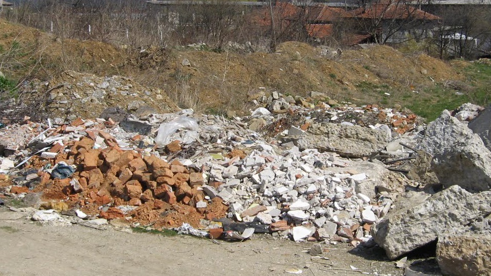 Read more about the article Натрупването на отпадъци по време на строителни дейности